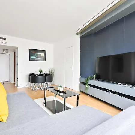 Quartier Tour Eiffel 5 Free Netflix Apartment